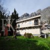 Mini-Hotel mit 7 Wohnungen, 900m2, auf einem Grundstück von 1360m2, nur eine Minute vom Strand entfernt, Orahovac, Gemeinde Kotor, Montenegro.