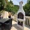*Hochwertige Villa, 450m2 auf einem Grundstück von 1000m2, mit einem Pool und herrlichem Blick auf die Tivat-Bucht, Tivat, Montenegro.