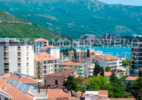 *Двухуровневая квартира в Будве, 181м2, с невероятным видом на город и море, Черногория.