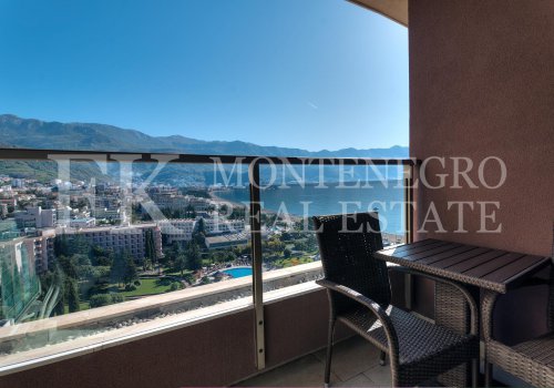 Dupleks apartman, 149m2, u Budvi – Bečići, u apart-hotelu Harmonija, sa prekrasnim pogledom na more, u Crnoj Gori.