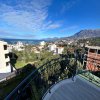 Здание апартаментов с квартирами для отдыха / небольшой отель в Утjеха-Хладна Увала, всего в 280 метрах от моря, в Черногории.