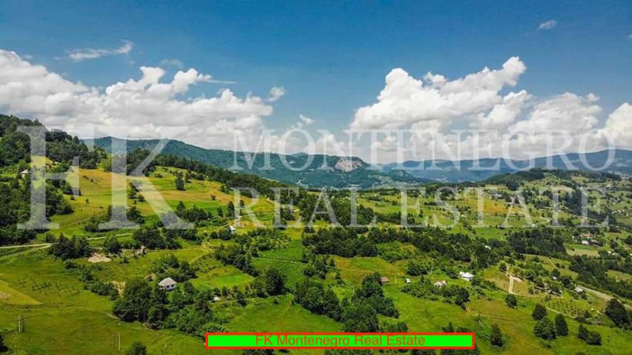 Земельный участок для органического земледелия, либо для использования под медитационный центр, 166 613 м2, община Мойковац, Черногория.