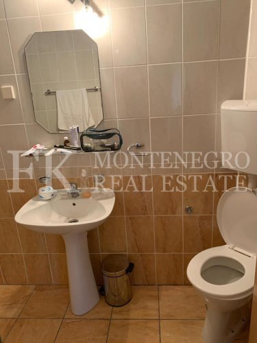 Гостевой дом или дом для нескольких поколений, 486 м2, в Сутоморе, на одной из лучших улиц для сдачи в аренду.