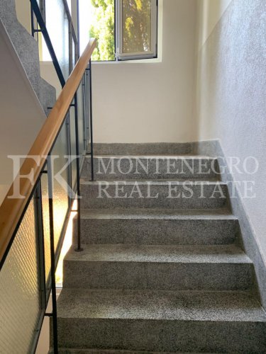 Гостевой дом или дом для нескольких поколений, 486 м2, в Сутоморе, на одной из лучших улиц для сдачи в аренду.