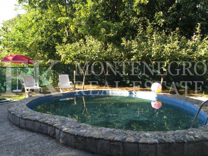 Гостевой дом или дом для нескольких поколений, 486 м2, в Сутоморе, на одной из лучших улиц для сдачи в аренду.