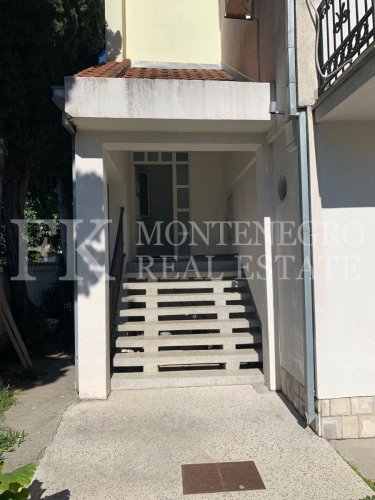 Гостевой дом или дом для нескольких поколений, 486 м2, в Сутоморе, на одной из лучших улиц для сдачи в аренду.