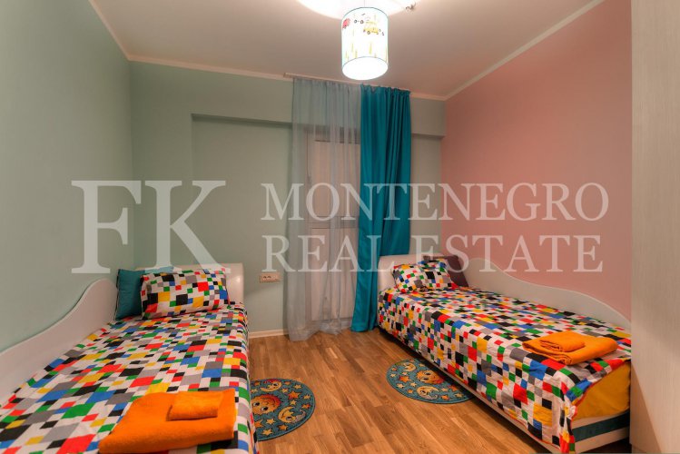 Dupleks apartman, 149m2, u Budvi – Bečići, u apart-hotelu Harmonija, sa prekrasnim pogledom na more, u Crnoj Gori.