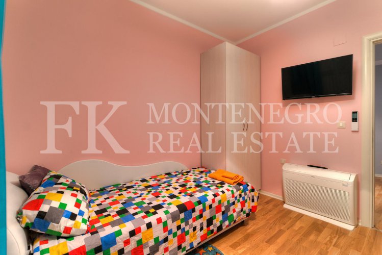 Dupleks apartman, 149m2, u Budvi – Bečići, u apart-hotelu Harmonija, sa prekrasnim pogledom na more, u Crnoj Gori.
