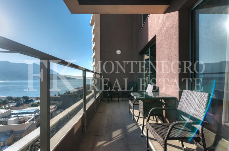 Dupleks apartman, 149m2, u Budvi – Bečići, u apart-hotelu Harmonija, sa prekrasnim pogledom na more, u Crnoj Gori.