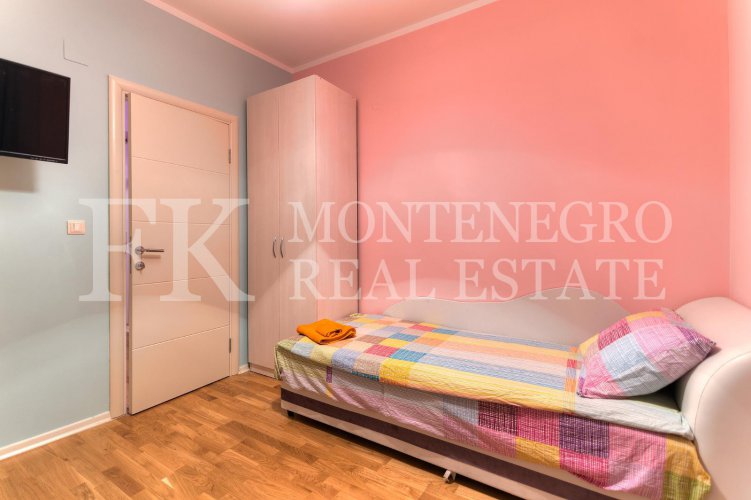 Дуплекс квартира, 149м2, в Будве – Бечичи, в апарт-отеле Harmonia, с великолепным видом на море, в Черногории.