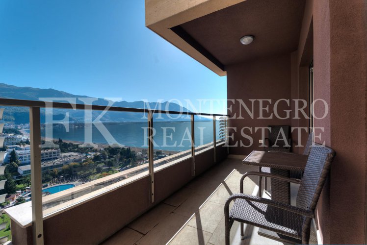 Дуплекс квартира, 149м2, в Будве – Бечичи, в апарт-отеле Harmonia, с великолепным видом на море, в Черногории.