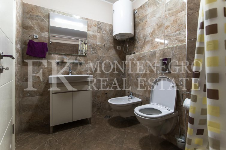 Дуплекс квартира, 149м2, в Будве – Бечичи, в апарт-отеле Harmonia, с великолепным видом на море, в Черногории.