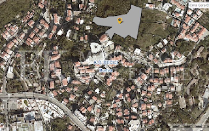 Земля под застройку в Бечичи, 8.960м2, с видом на море, для отеля или многоквартирного дома.