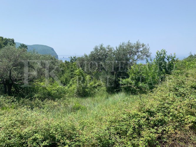 *Urbanized plot with building permission, UTU, in Buljarica, only 300m to the sea.