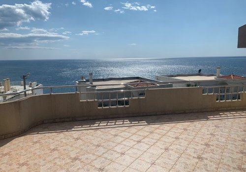 Legalized! Wonderful 112 m² penthouse in Dobra Voda-Dubrava with open sea view and sunsets, just 60 m from the sea.