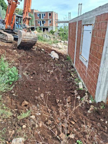 Дом в состоянии строительства, 170м2, с видом на море, в Кримовице, муниципалитет Котор.