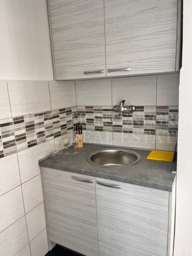 *Lijepa kuća za dvije porodice, 132m2, u centru ali u mirnom dijelu Sutomora, opština Bar, Crna Gora.*