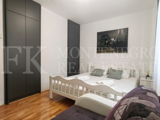 *Lijepa kuća za dvije porodice, 132m2, u centru ali u mirnom dijelu Sutomora, opština Bar, Crna Gora.*