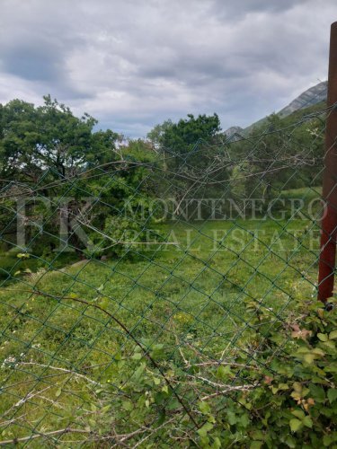 *Parcela za gradnju, 3.200m2, u Sutomoru-Haj Nehaju, sa građevinskom dozvolom, sa pogledom na more, u Crnoj Gori.