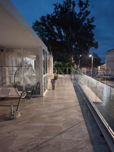 Prekrasna Vila,440m2, u Budvi-Prijevoru sa Pogledom na More i Blizinom Plaže, Montenegro.