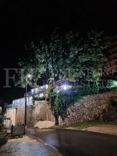 Prekrasna Vila,440m2, u Budvi-Prijevoru sa Pogledom na More i Blizinom Plaže, Montenegro.