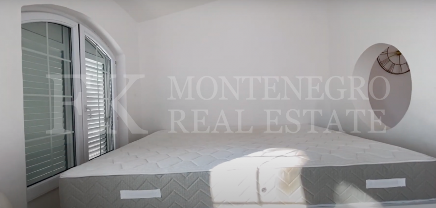 Prekrasna Vila,440m2, u Budvi-Prijevoru sa Pogledom na More i Blizinom Plaže, Montenegro.