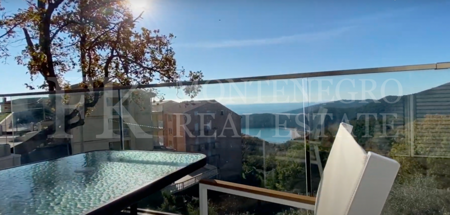 Prekrasna Vila,440m2, u Budvi-Prijevoru sa Pogledom na More i Blizinom Plaže, Montenegro.