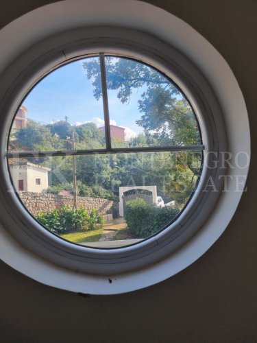 Prekrasna Vila,440m2, u Budvi-Prijevoru sa Pogledom na More i Blizinom Plaže, Montenegro.