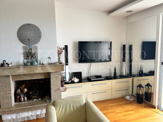 *Exclusive Apartment, 97m² with Sea View and Fireplace in Budva - Lazi, Montenegro