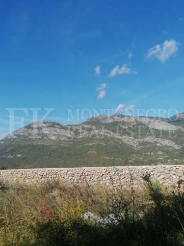 Prostrano građevinsko zemljište s pogledom na more u Baru - Zupci, 1.842 m²