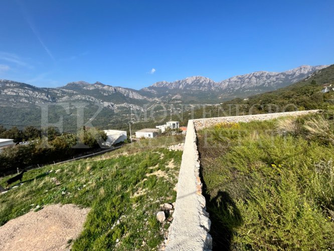 Prostrano građevinsko zemljište s pogledom na more u Baru - Zupci, 1.842 m²