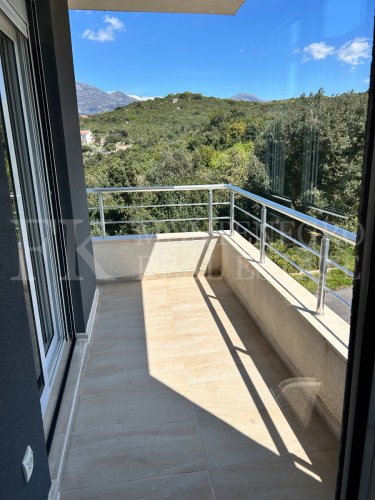 Predivan, svijetao stan sa pogledom na more – 83 m², Bar (Hladna Uvala)