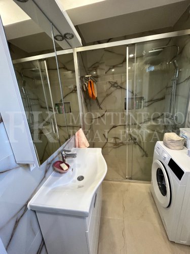 Predivan, svijetao stan sa pogledom na more – 83 m², Bar (Hladna Uvala)