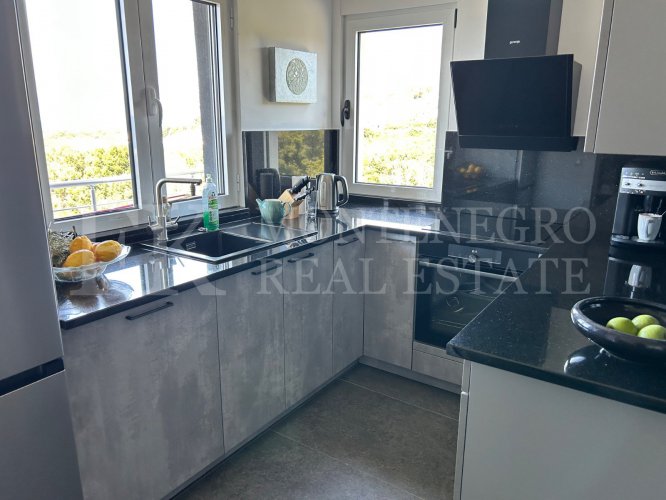 Predivan, svijetao stan sa pogledom na more – 83 m², Bar (Hladna Uvala)