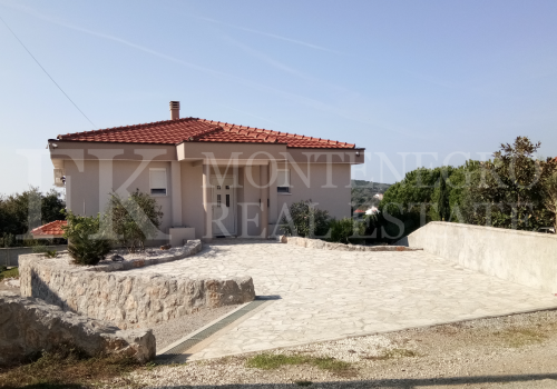 Newly Built House with Sea View in Krimovica – Dream Home with Large Garden, Garage and Two Residential Units