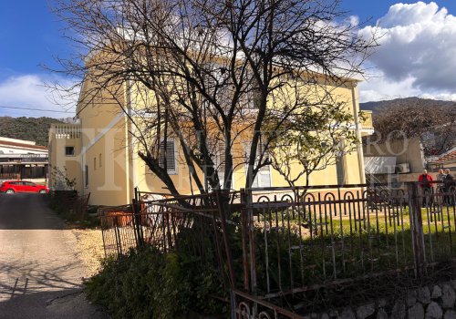 Legalized Fully Renovated House with Two Apartments, Garage and Garden – Bar, Bjeliši